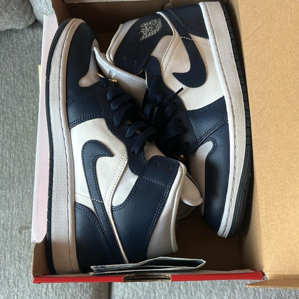 Air Jordan 1s - Picture 1 of 1